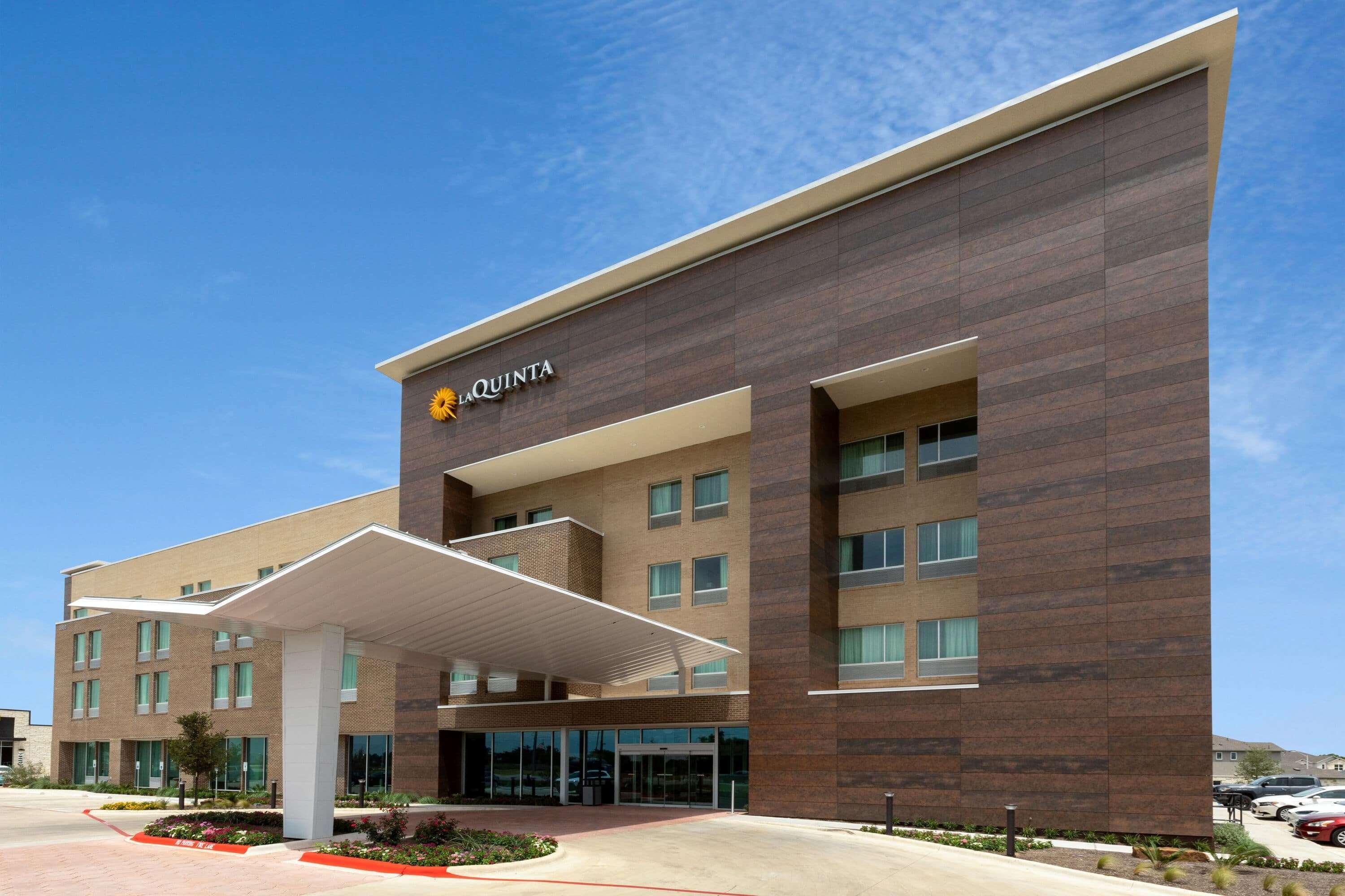 La Quinta Inn & Suites By Wyndham Round Rock Near Kalahari Екстер'єр фото