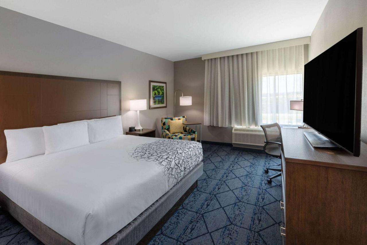 La Quinta Inn & Suites By Wyndham Round Rock Near Kalahari Екстер'єр фото
