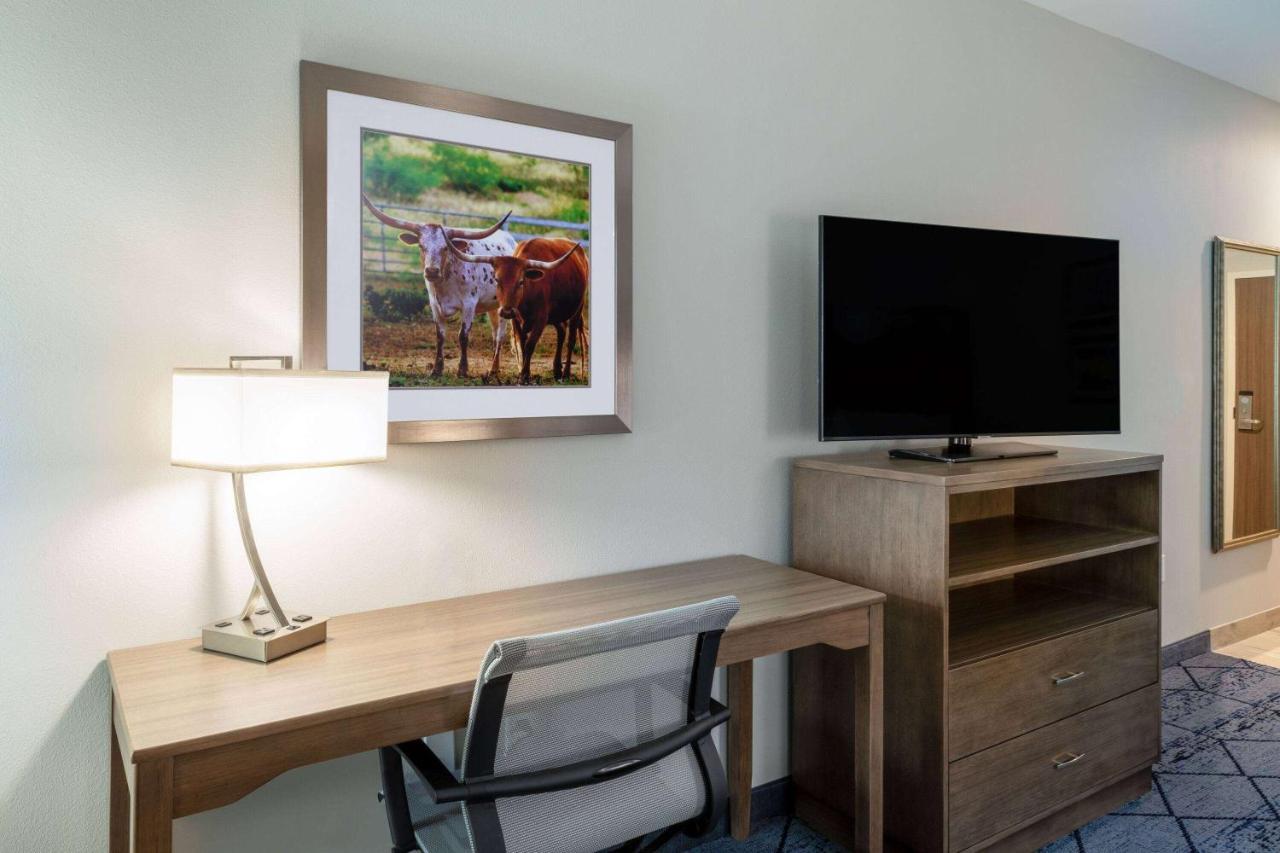 La Quinta Inn & Suites By Wyndham Round Rock Near Kalahari Екстер'єр фото